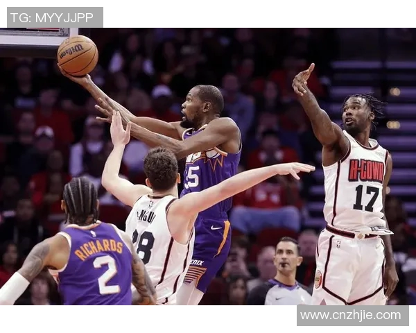 NBA豪华战舰两连败，核心球员缺阵致球队解体危机，季后赛前景堪忧